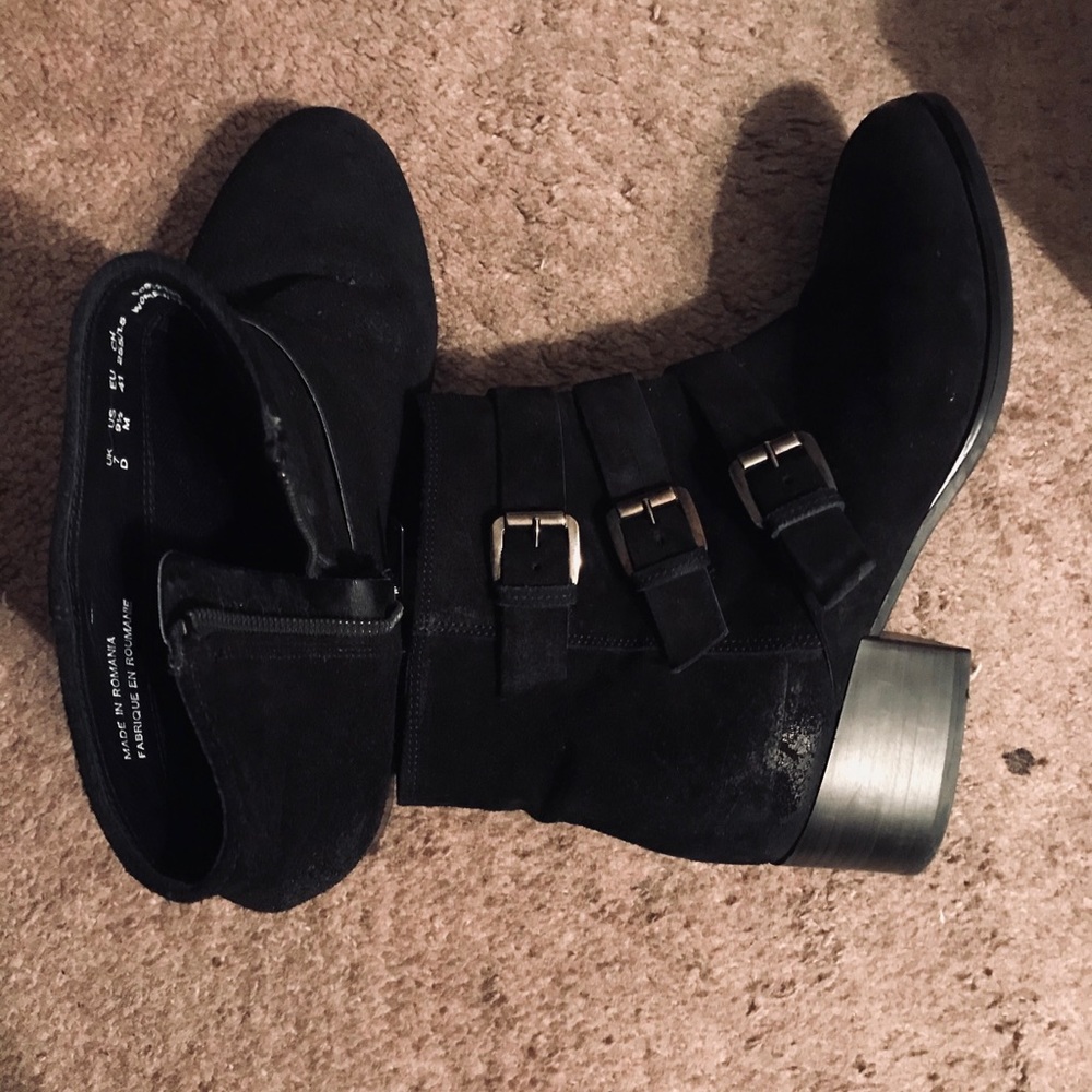 SALE Clark’s Bohemian buckle ankle boots